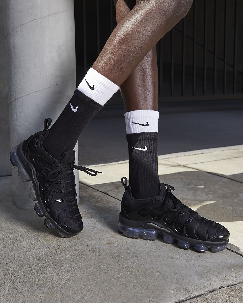 Vapormax plus womens triple black fashion